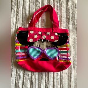 Cute summer Minnie beach bag.